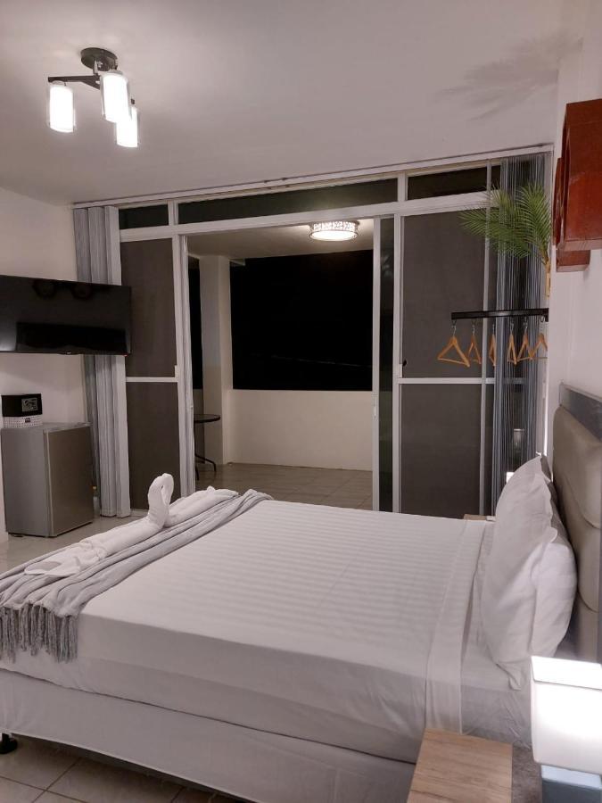 Bonsai Jacuzzi Rooms Panglao Exterior foto
