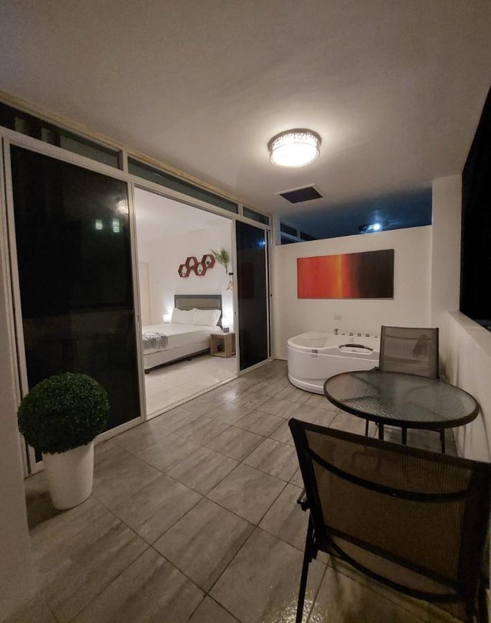 Bonsai Jacuzzi Rooms Panglao Exterior foto