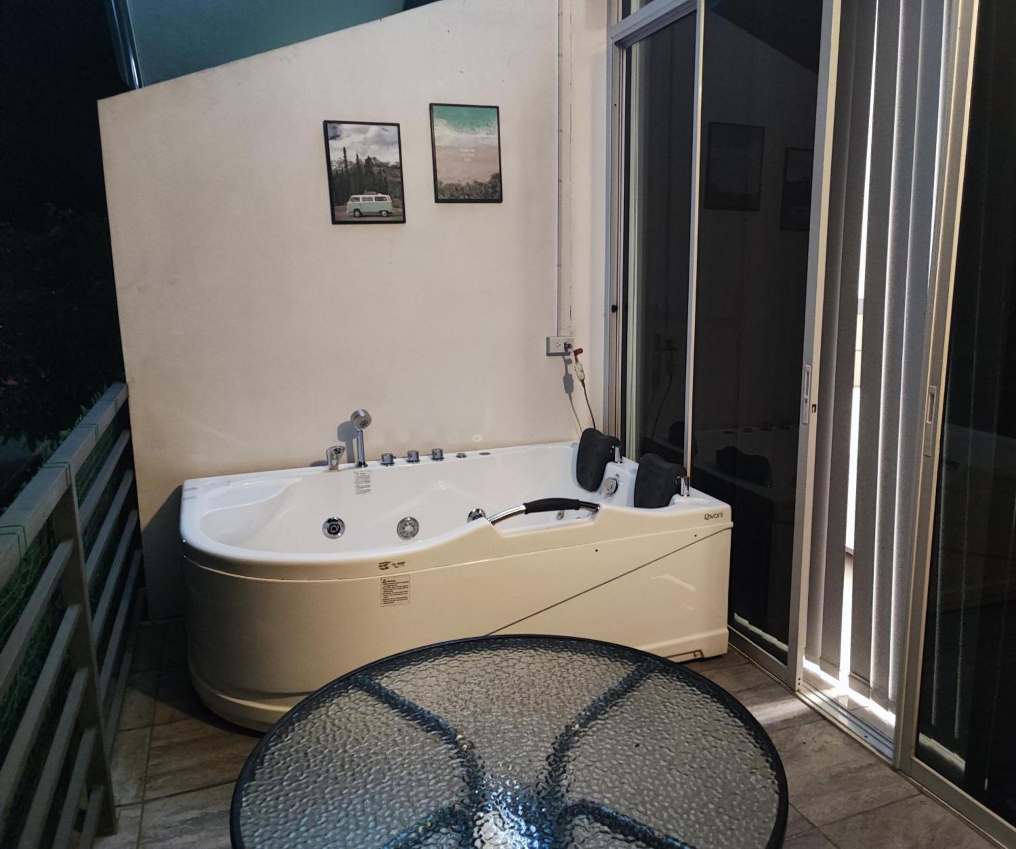 Bonsai Jacuzzi Rooms Panglao Exterior foto