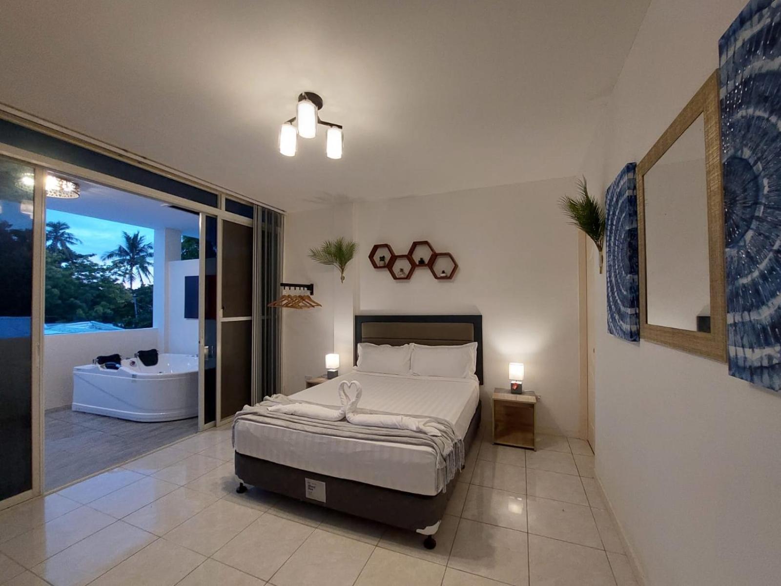 Bonsai Jacuzzi Rooms Panglao Exterior foto