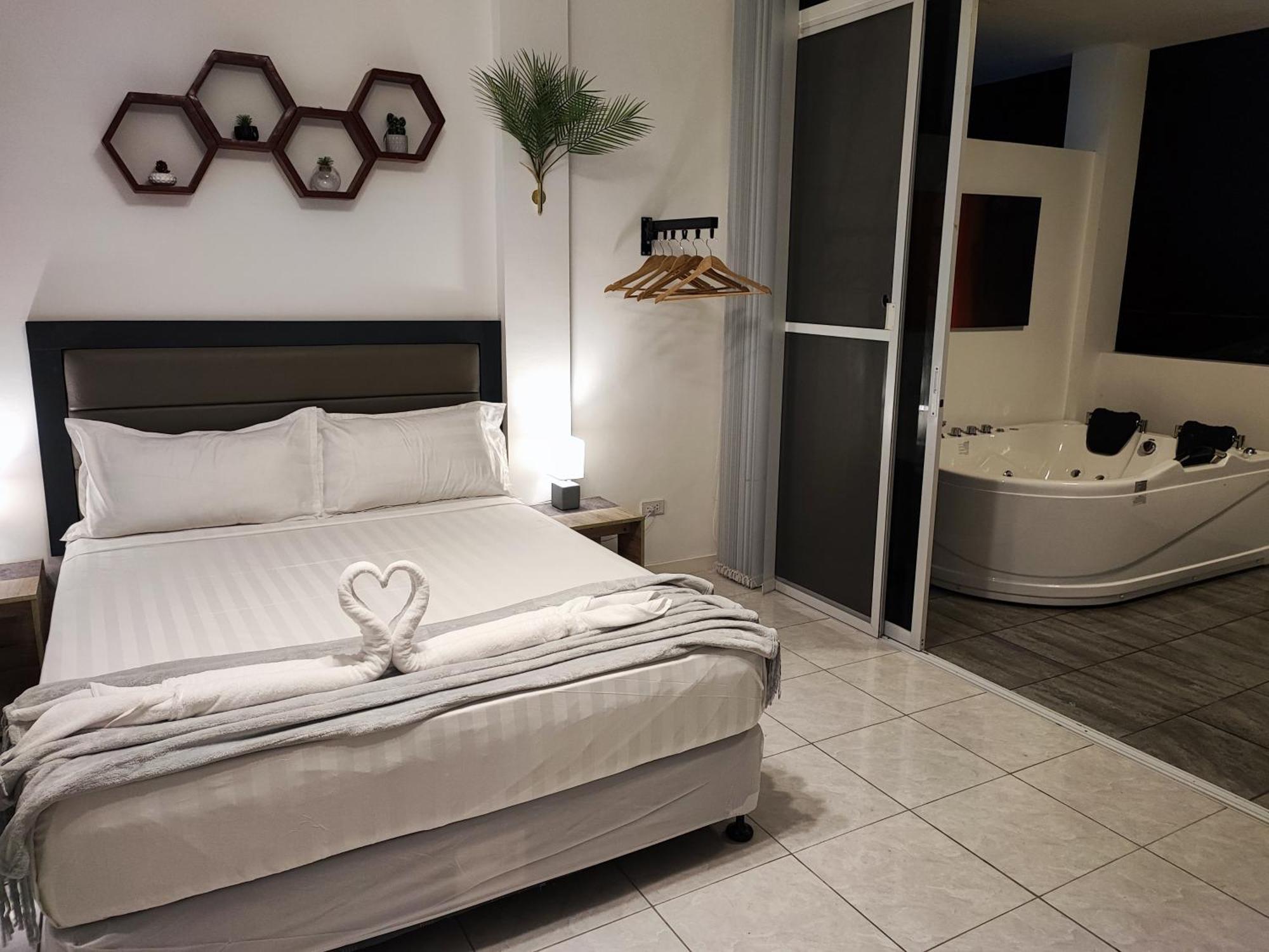 Bonsai Jacuzzi Rooms Panglao Exterior foto