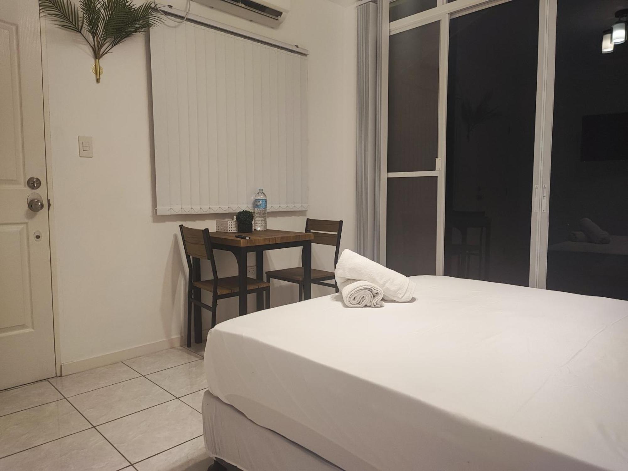Bonsai Jacuzzi Rooms Panglao Exterior foto